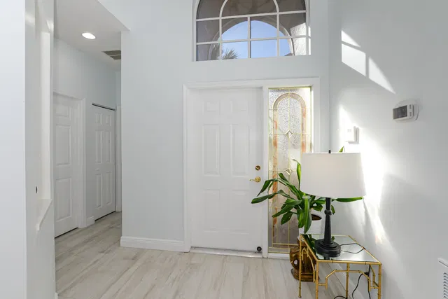 Residence photo 2