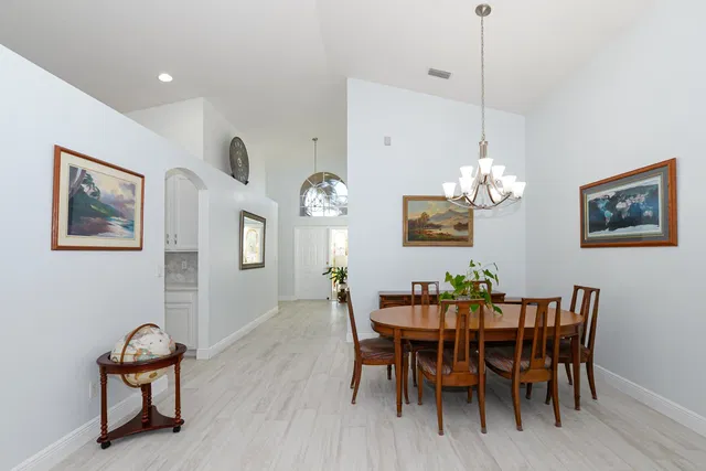 Residence photo 3