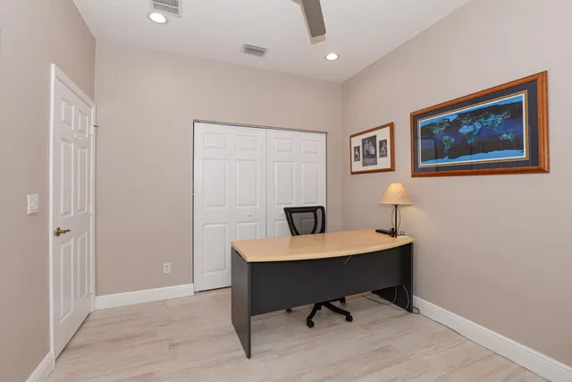 Residence photo 29