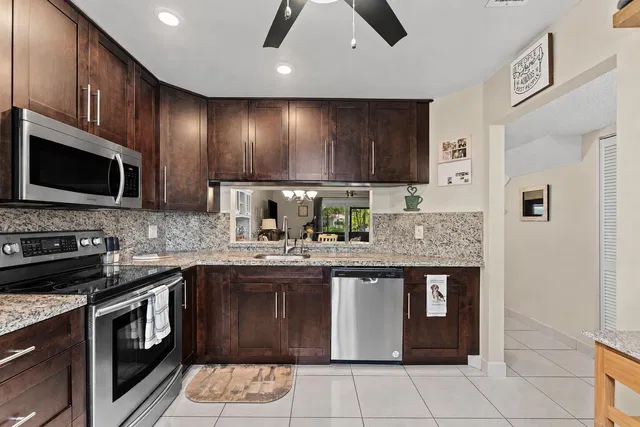 Residence photo 4