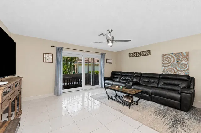 Residence photo 9