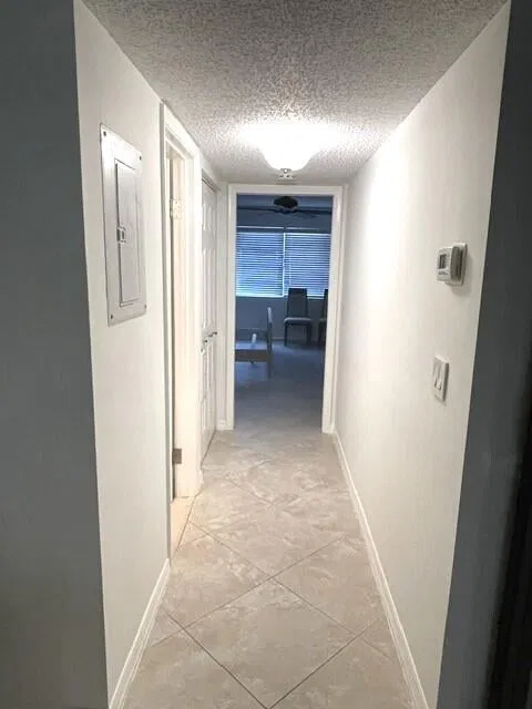 Unit B photo 17