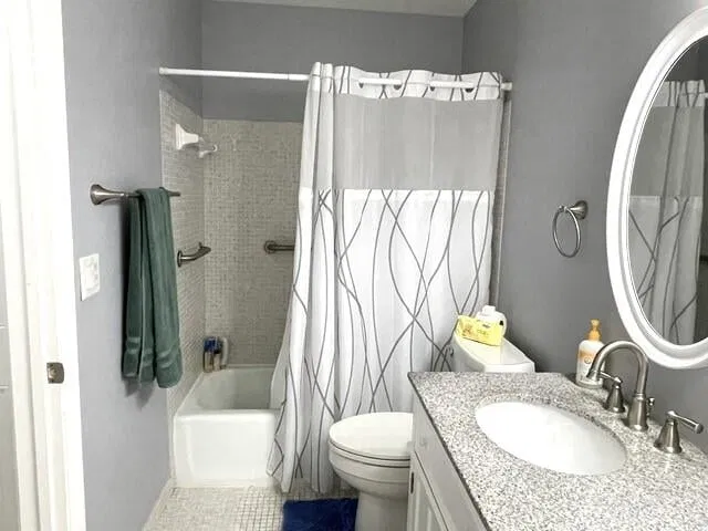 Unit B photo 24