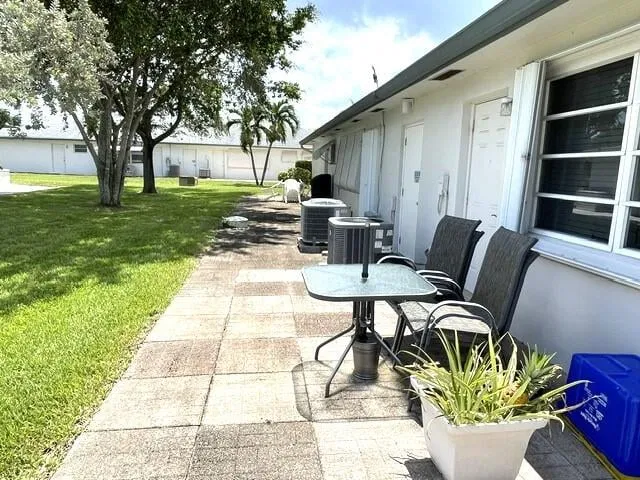 Unit B photo 27