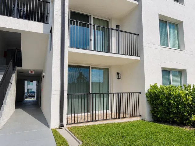  Unit 106 photo 18