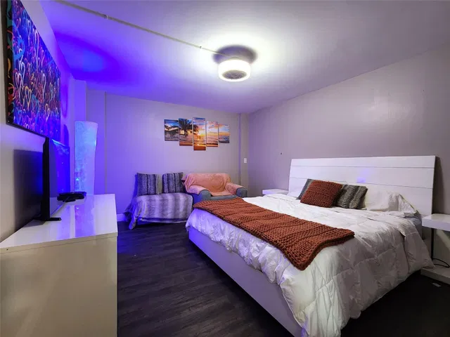 Unit 1308 photo 7