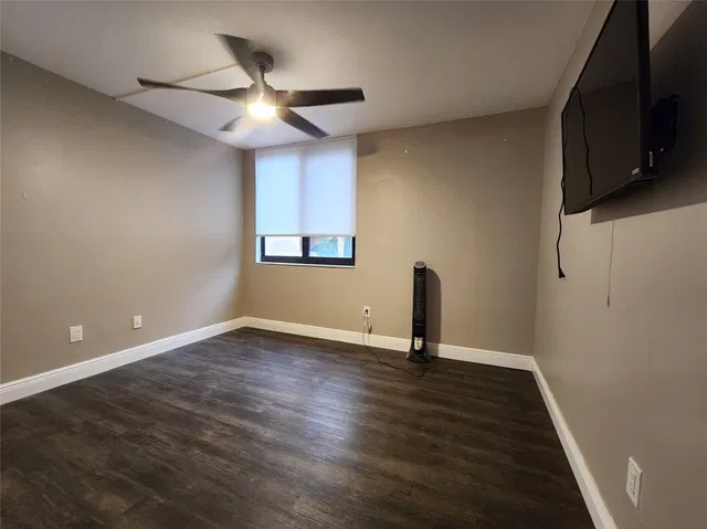 Unit 1308 photo 13