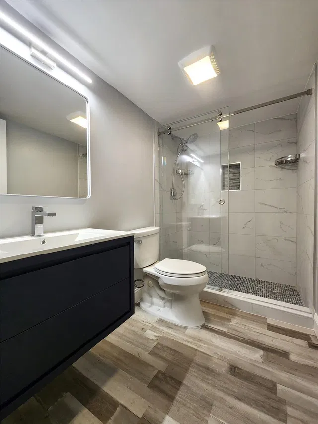 Unit 1308 photo 14