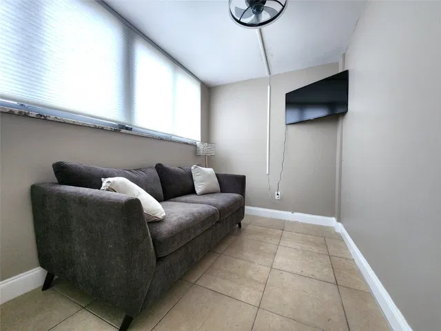 Unit 1308 photo 15