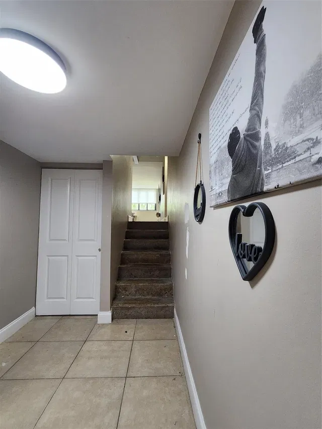 Unit 1308 photo 17
