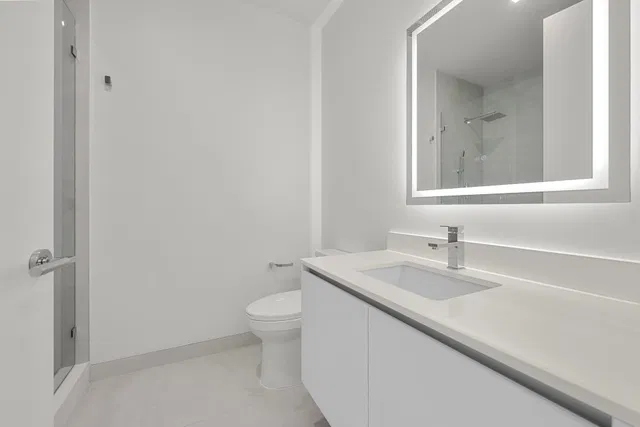 Nautilus 220 Unit 1001 photo 16