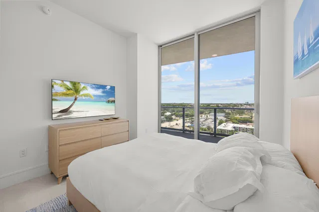 Nautilus 220 Unit 1001 photo 17