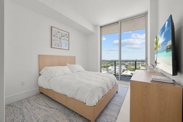 Nautilus 220 Unit 1001 photo 29