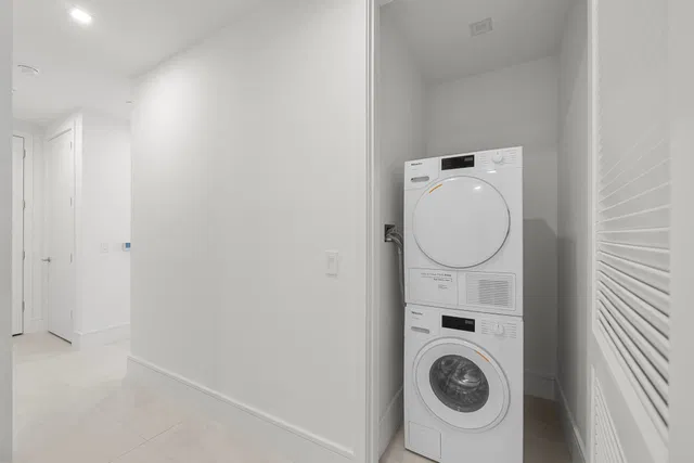 Nautilus 220 Unit 1001 photo 31
