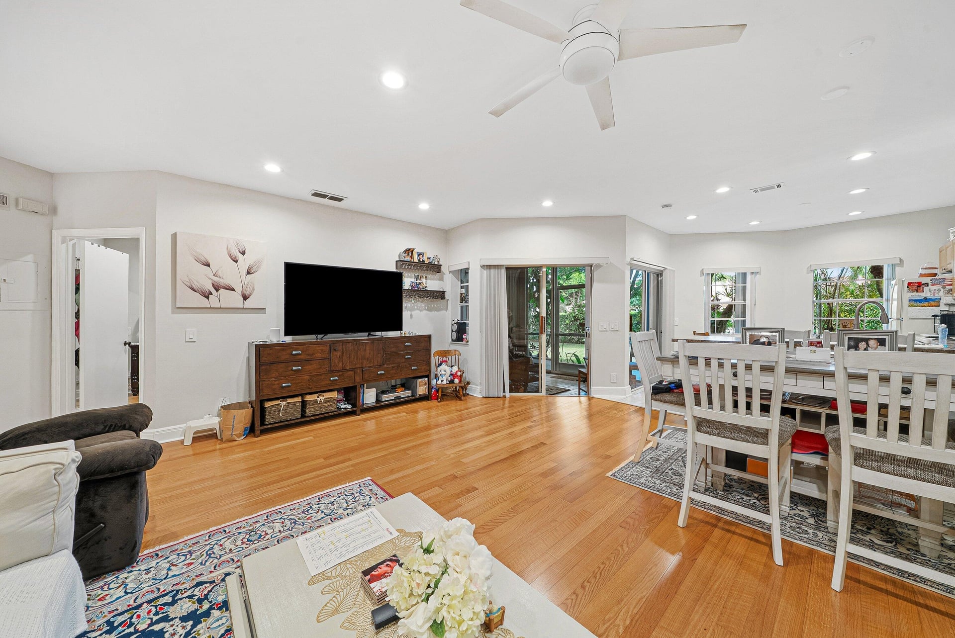 Residence photo 6