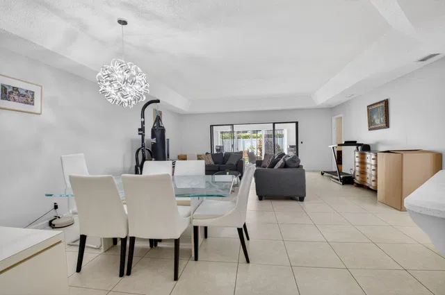  Residence photo 11