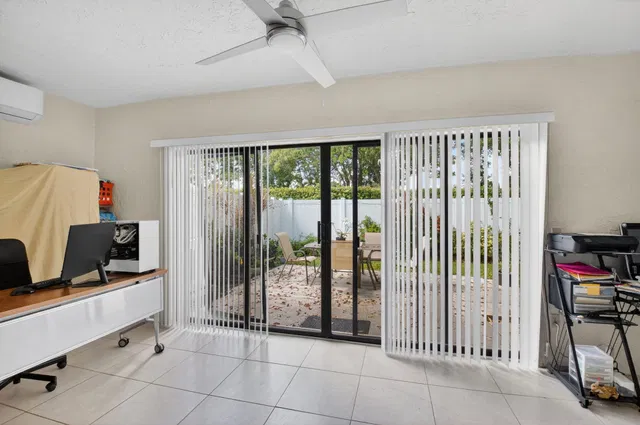  Residence photo 26