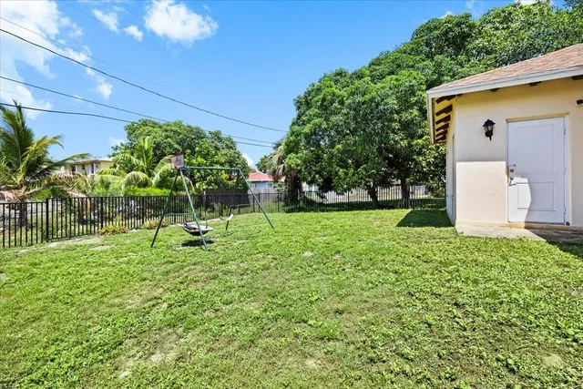 West Palm Beach Residence photo 25