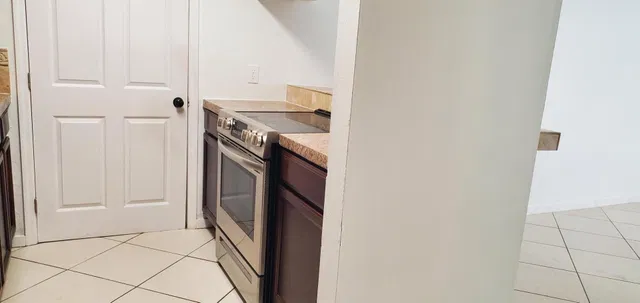 Residence photo 14