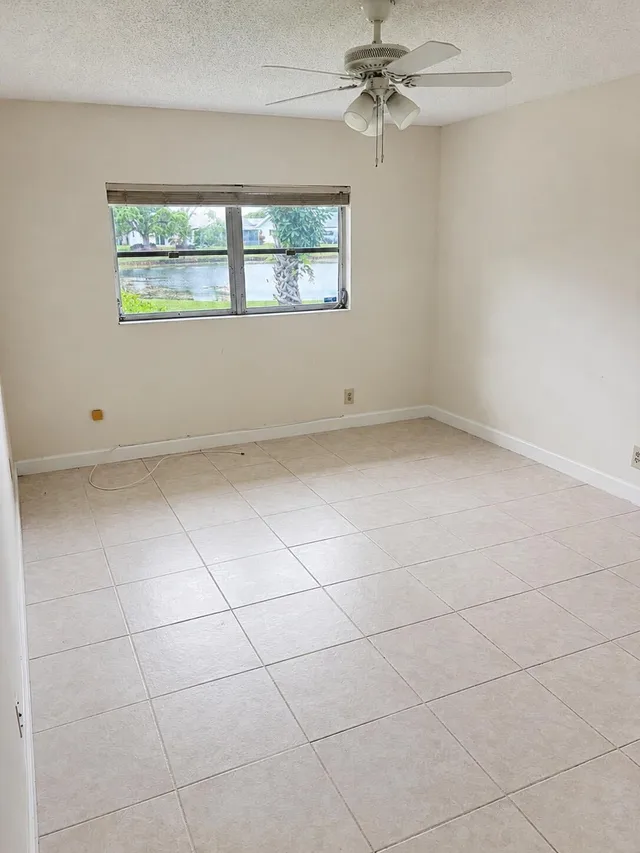 Residence photo 5