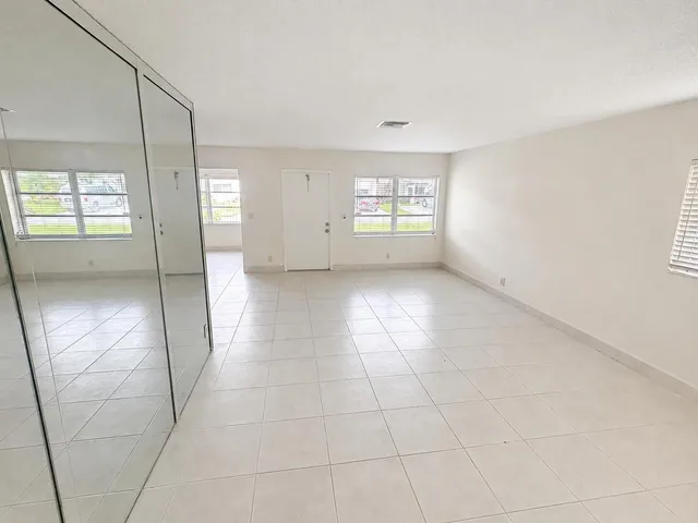 Residence photo 10