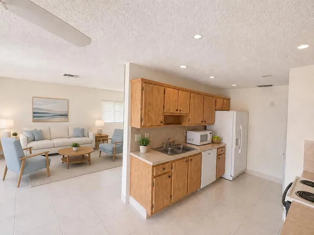 Residence photo 17