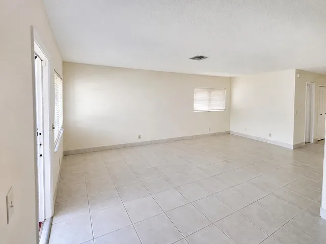 Residence photo 20