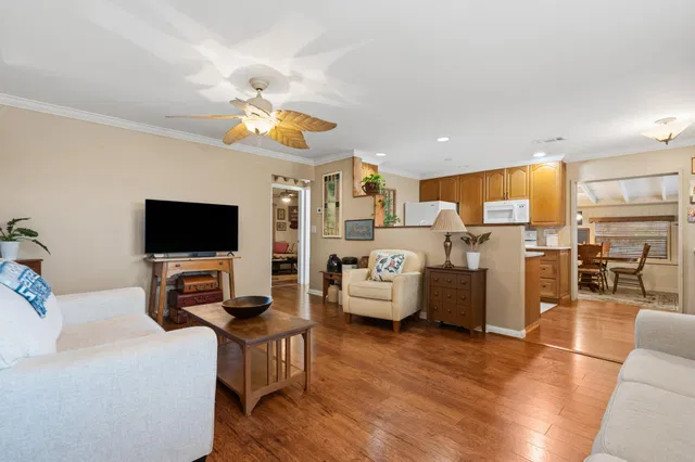  Residence photo 12