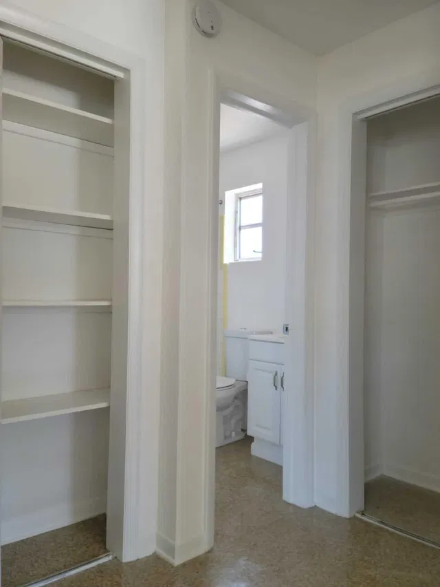  Unit C photo 6
