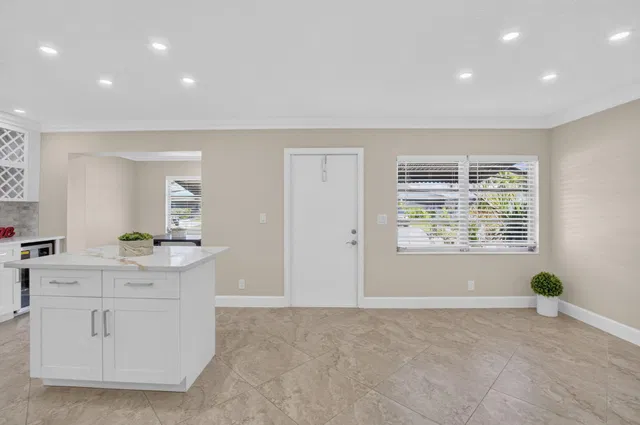 Residence photo 3