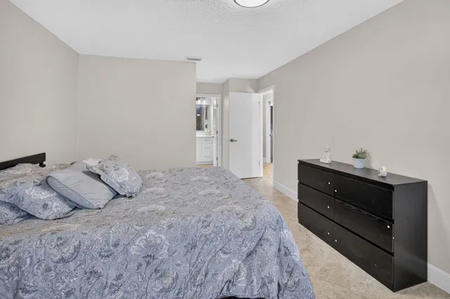 Residence photo 24
