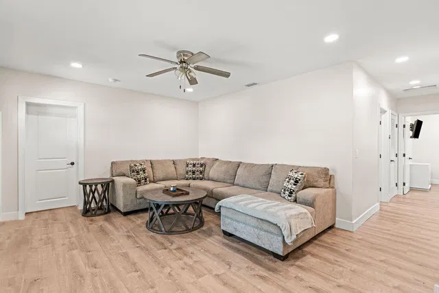 Residence photo 8