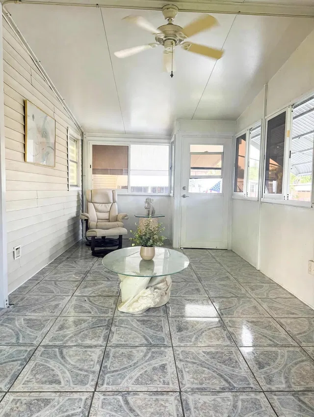  Residence photo 14