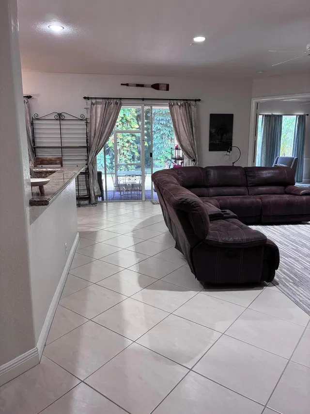  Residence photo 21