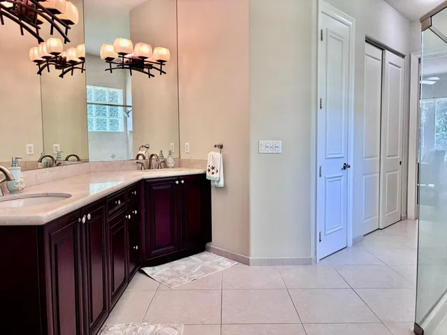  Residence photo 34