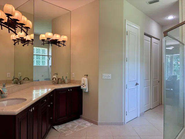  Residence photo 35