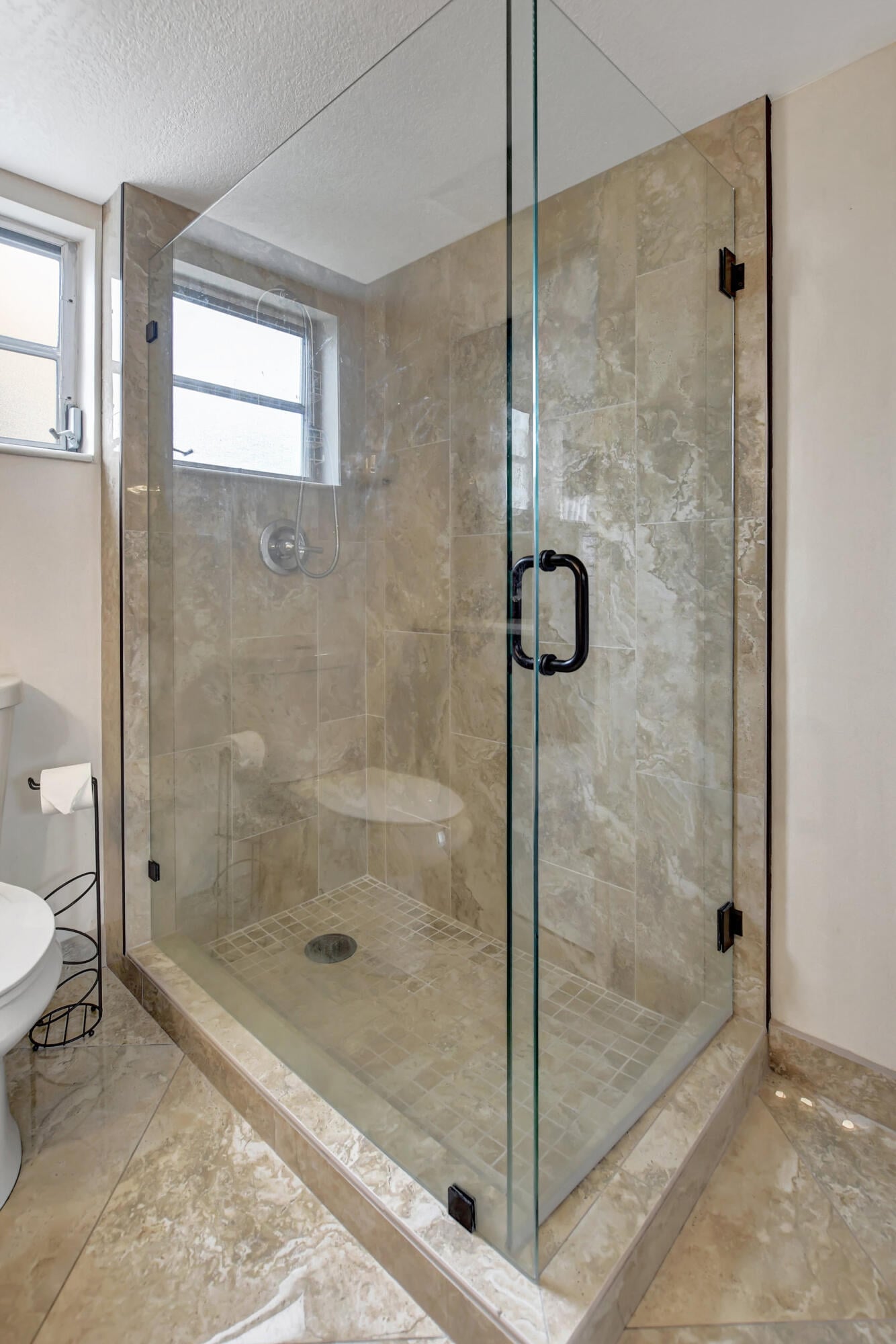 Unit 1120 photo 17