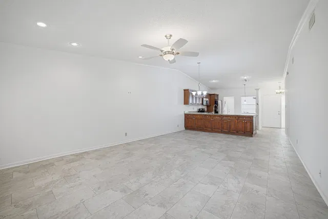 Residence photo 5
