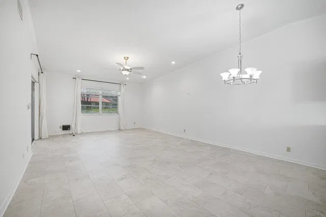 Residence photo 6