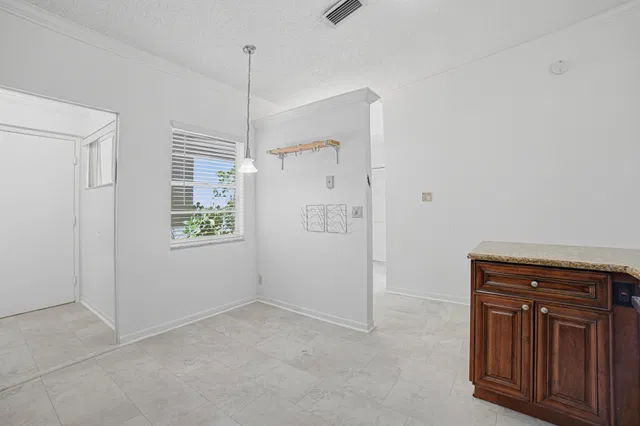 Residence photo 12