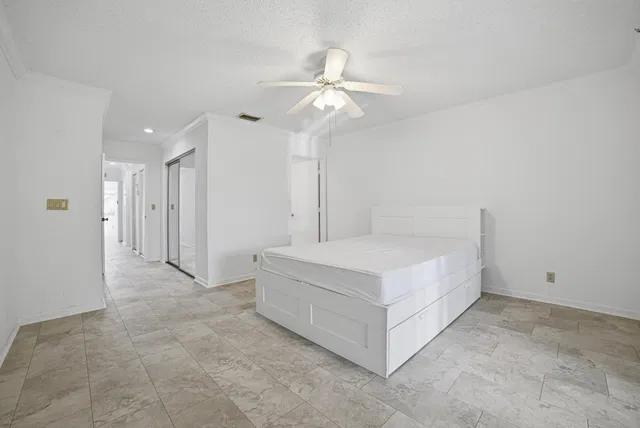 Residence photo 14
