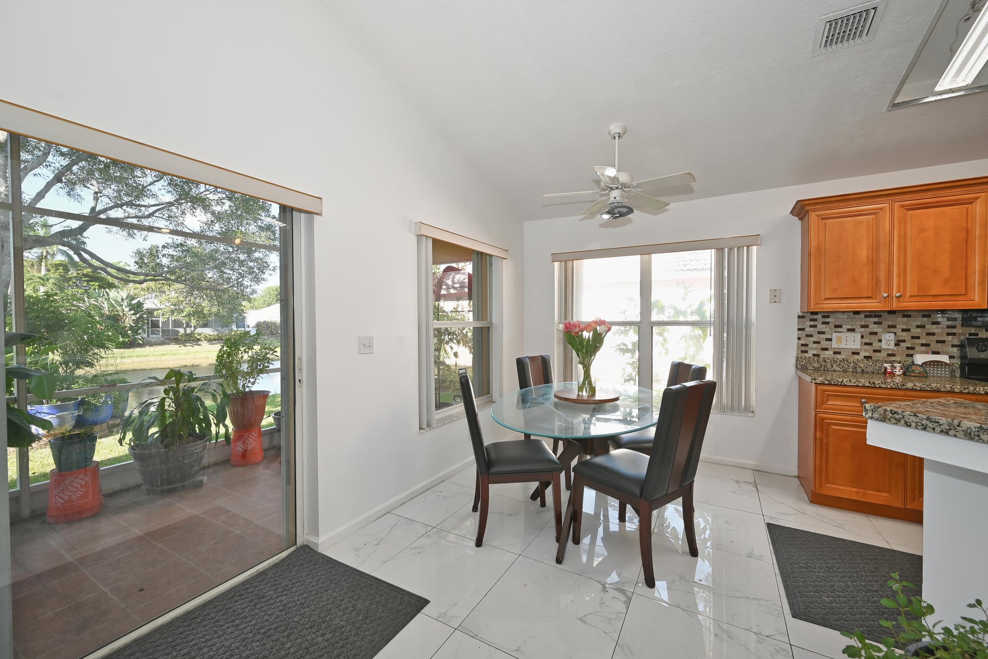 Residence photo 3
