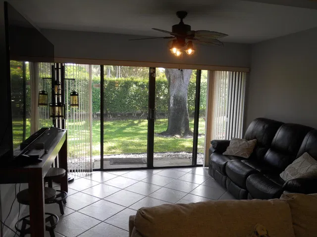 Residence photo 6