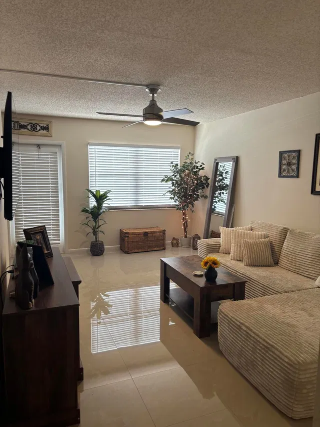 Residence photo 5