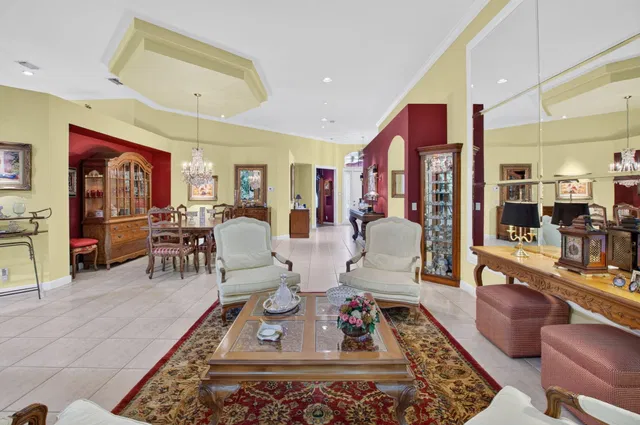 Woodfield Country Club Residence photo 9