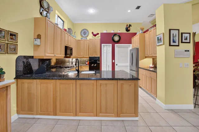 Woodfield Country Club Residence photo 15
