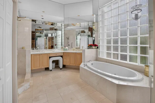 Woodfield Country Club Residence photo 20