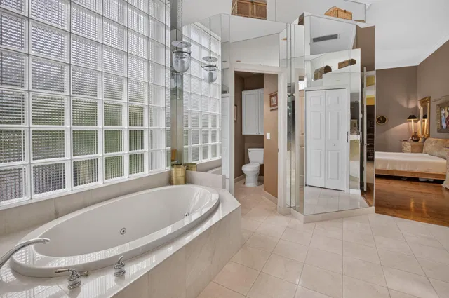 Woodfield Country Club Residence photo 22