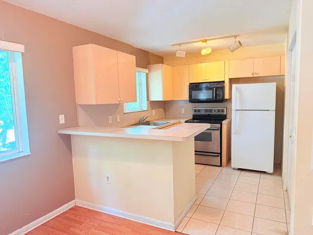 Unit Apt 206 photo 6