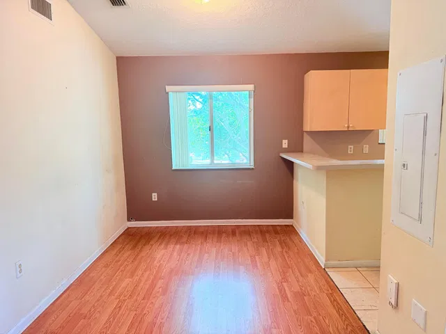 Unit Apt 206 photo 9